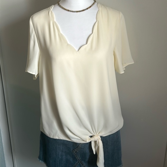 New Allison Joy from Evereve Women’s Lyla Scallop Trim Ivory Short Sleeve Blouse - Picture 11 of 12